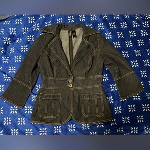 Women’s jeans Jacket size medium. PTP is 16 3/4”. Brand is Bisou Bisou